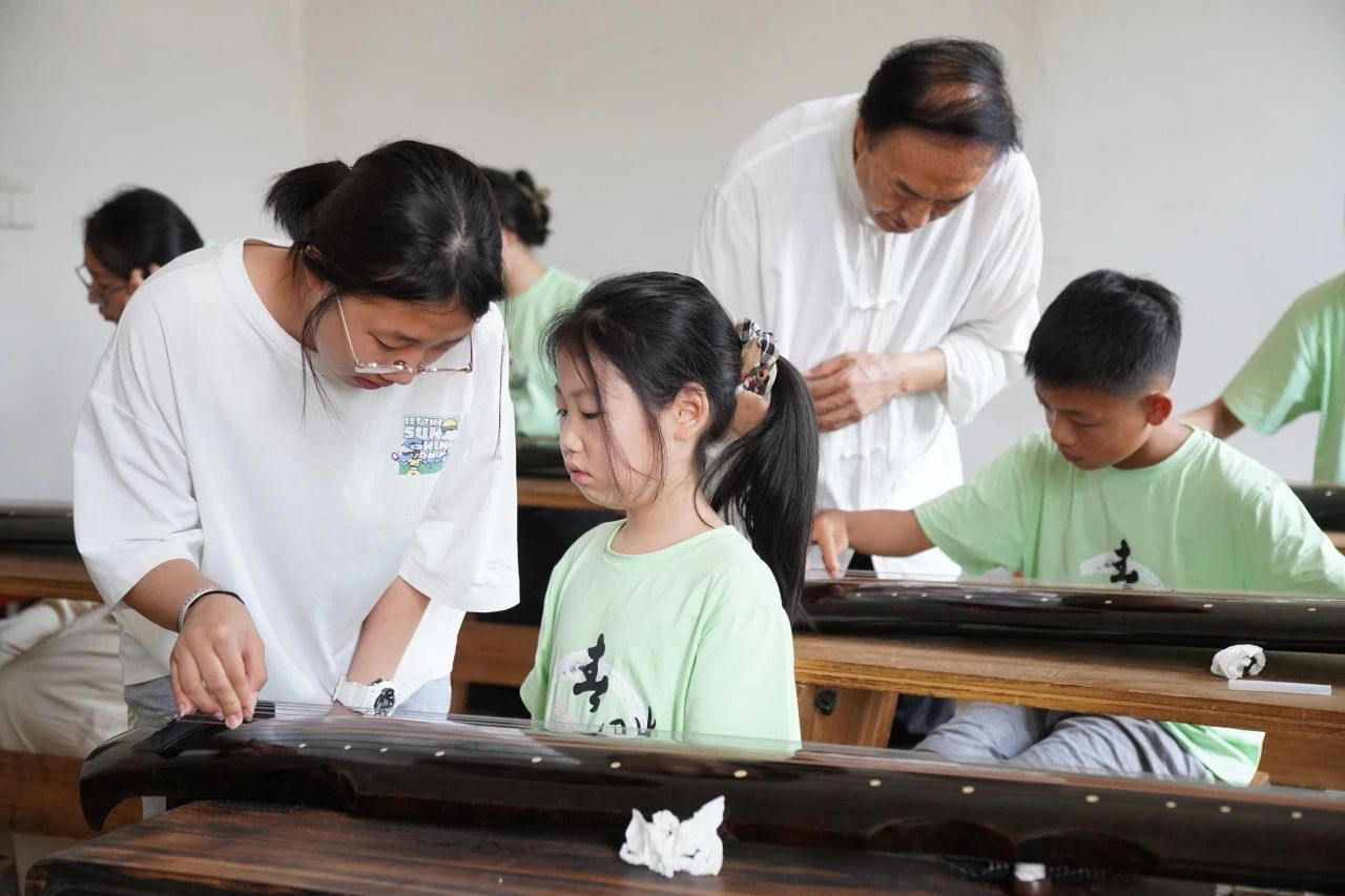 曲阜春耕园学校第一届古琴修养营，开营啦！