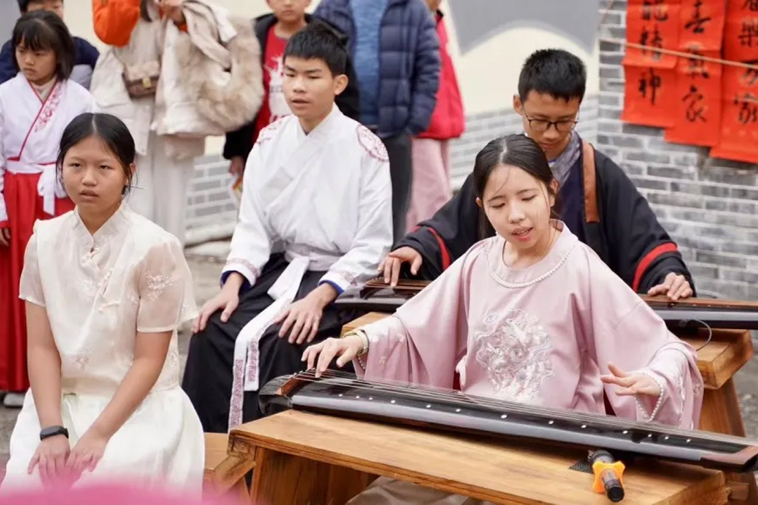 古琴:清新雅致,变化气质。